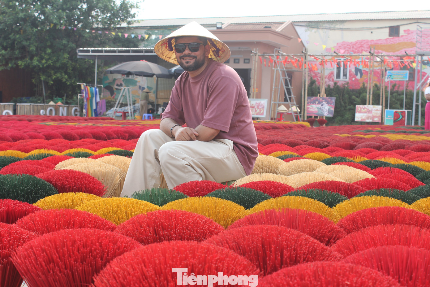 Cũng theo ông Bản, nếu như trong năm 2023, khách Ấn Độ chiếm tới 70% tổng lượng du khách quốc tế đến làng, thì sang năm nay số lượng này chuyển sang du khách Nhật Bản, Hàn Quốc, Trung Quốc, Thái Lan, Philippines hay Indonesia,…