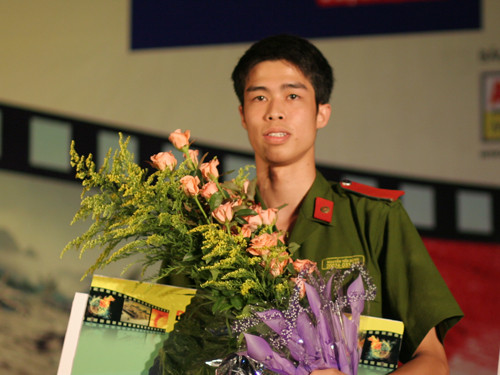 Chàng cảnh sát tương lai Nguyễn Tiến Dũng (HV Cảnh sát Nhân dân) giành giải Nhì hạng mục Thông điệp sáng tạo với tác phẩm 
