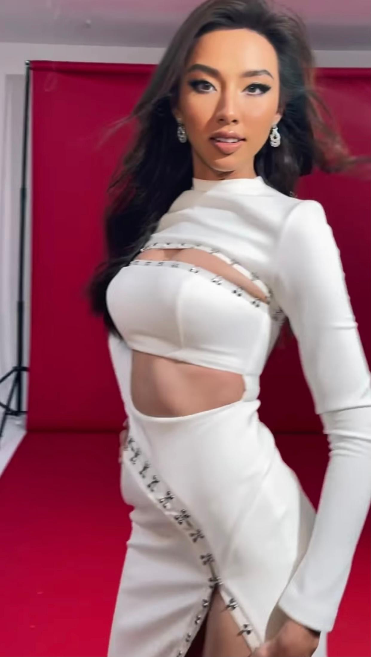 Người đẹp ngày càng 'lột xác' nóng bỏng và gợi cảm. Người đẹp ngày càng 'lột xác' nóng bỏng và gợi cảm.