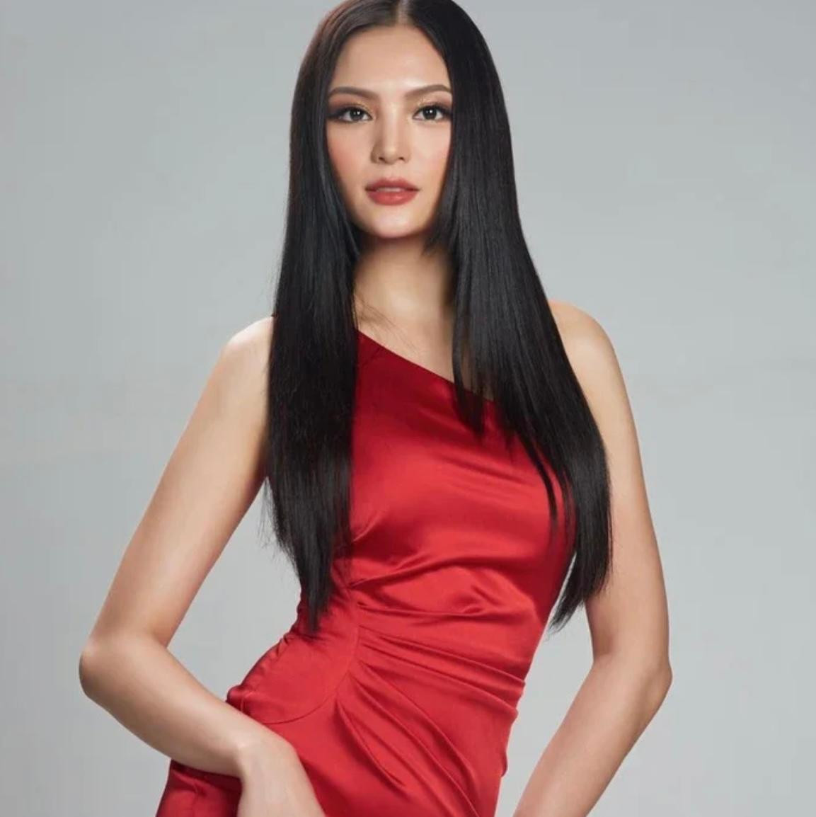 Người đẹp sở hữu nhan sắc ngọt ngào và dịu dàng đậm chất Á đông.