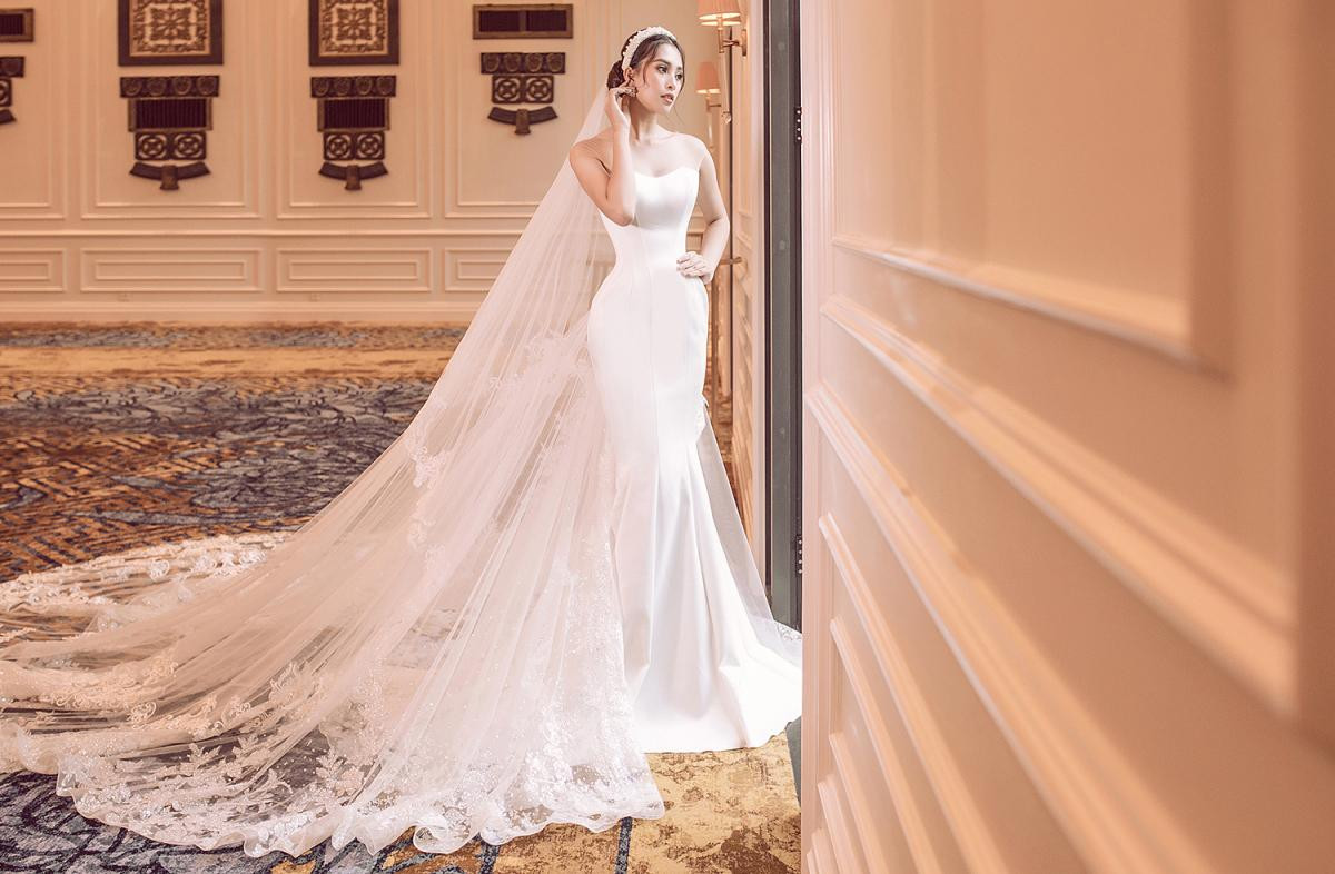 Có thể nói Hoa hậu Việt Nam 2018 là một trong những mỹ nhân xinh đẹp nhất showbiz khi diện váy cô dâu.