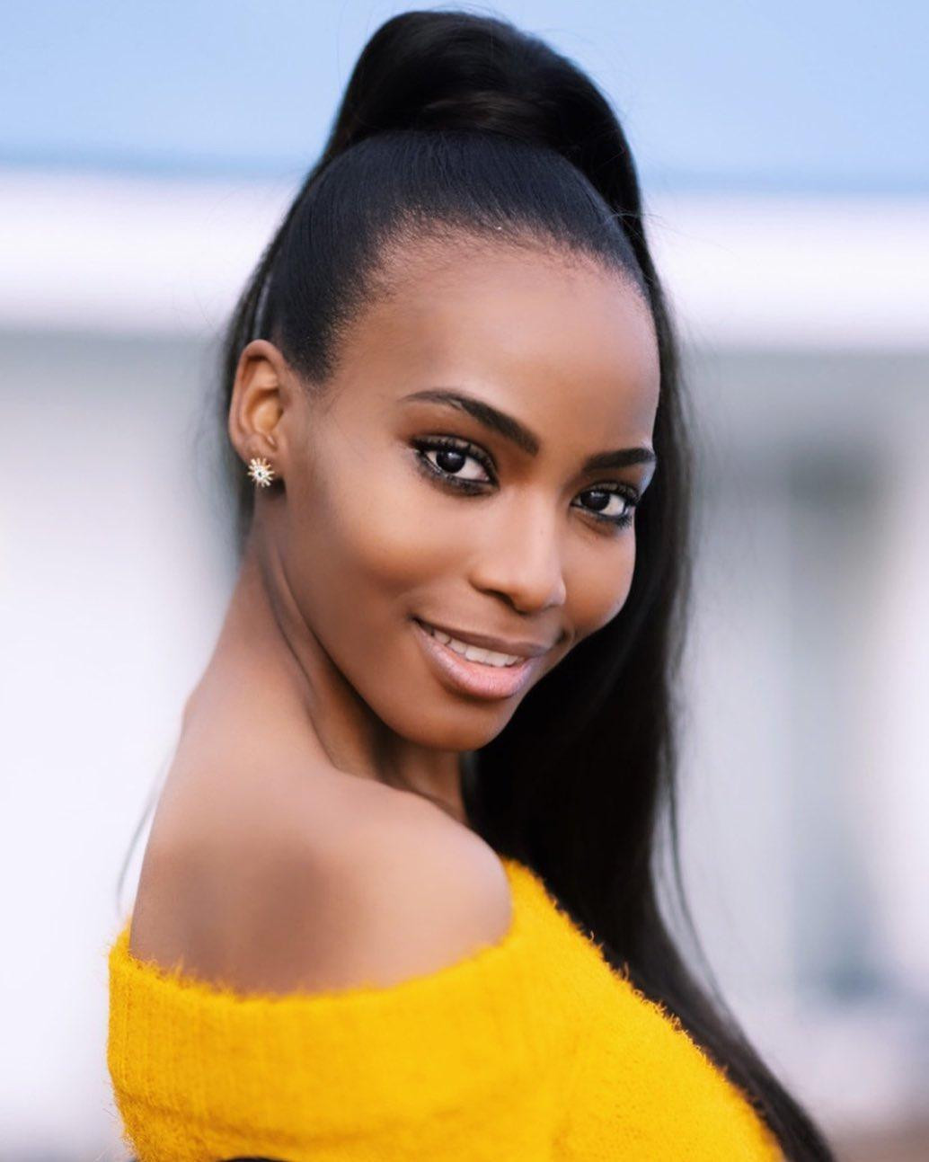 Năm ngoái, BTC Hoa hậu Nam Phi thay đổi format khi cử Á hậu 2 là người đẹp Natasha Joubert đi thi Miss Universe 2020 và cô đã 'trắng tay'. Năm nay BTC đã không tiếp tục mạo hiểm mà quyết định đưa tân Hoa hậu đi thi Miss Universe và đây được coi là một quyết định đúng đắn.