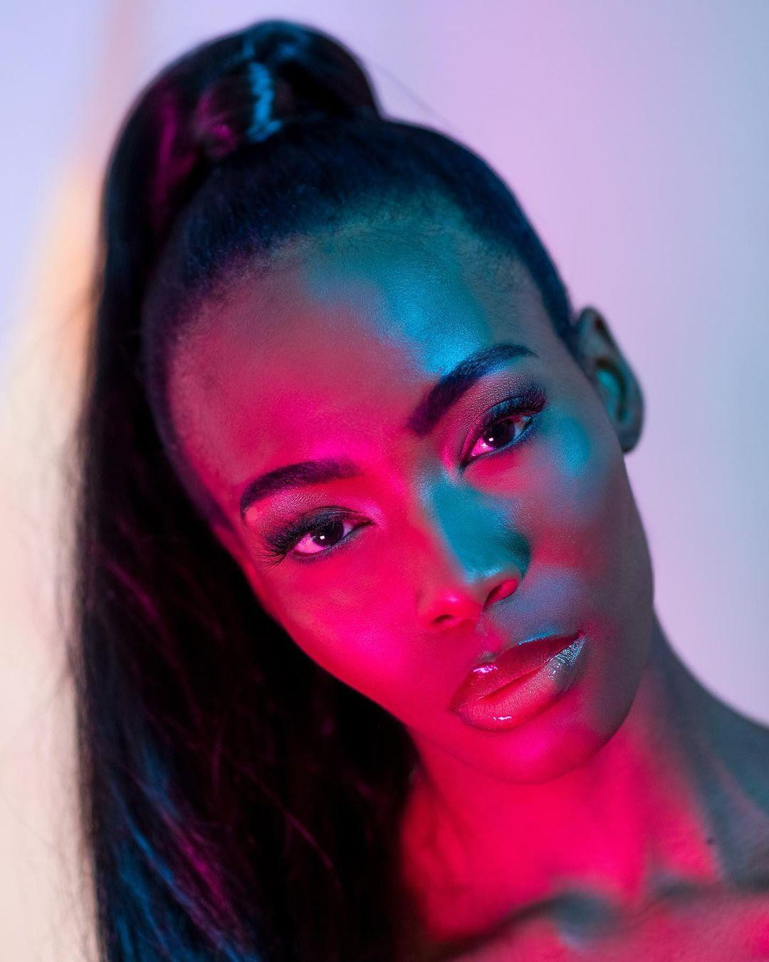 Lalela Mswane đang rất được kỳ vọng sẽ mang về chiếc vương miện Hoa hậu Hoàn vũ tiếp theo cho Nam Phi sau thành công của người đẹp Zozibini Tunzi vào năm 2019.