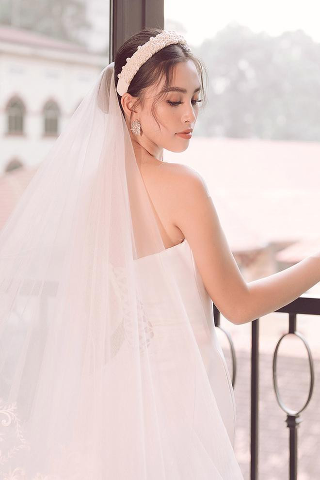 Những mẫu váy cưới lộng lẫy khoe triệt để lợi thế hình thể hoàn hảo của Tiểu Vy.