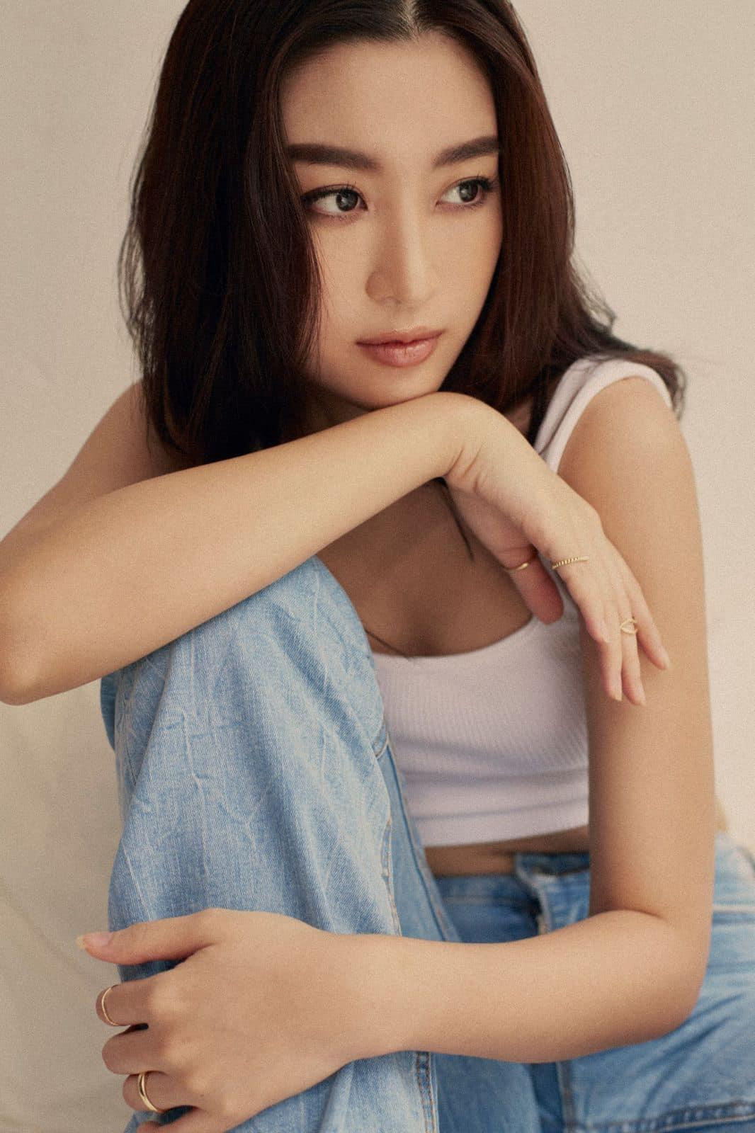 Trên trang cá nhân, nàng hậu gốc Hà thành đăng tải bộ ảnh mới như một dấu mốc kỷ niệm ngày sinh nhật tuổi 25 của mình.