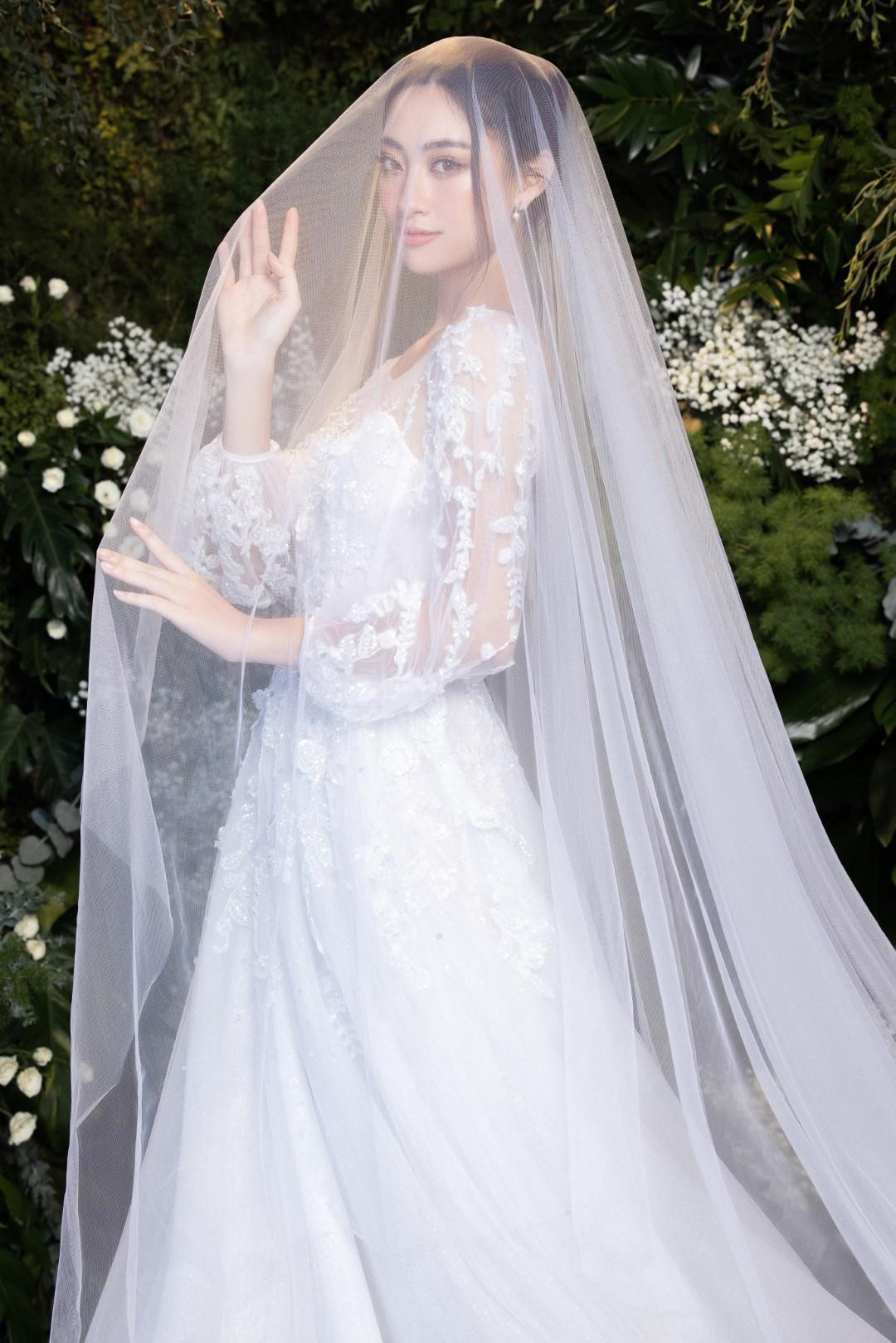 Nàng hậu sinh năm 2000 từng đảm nhiệm vai trò vedette trong rất nhiều show thời trang cưới đình đám trong nước.