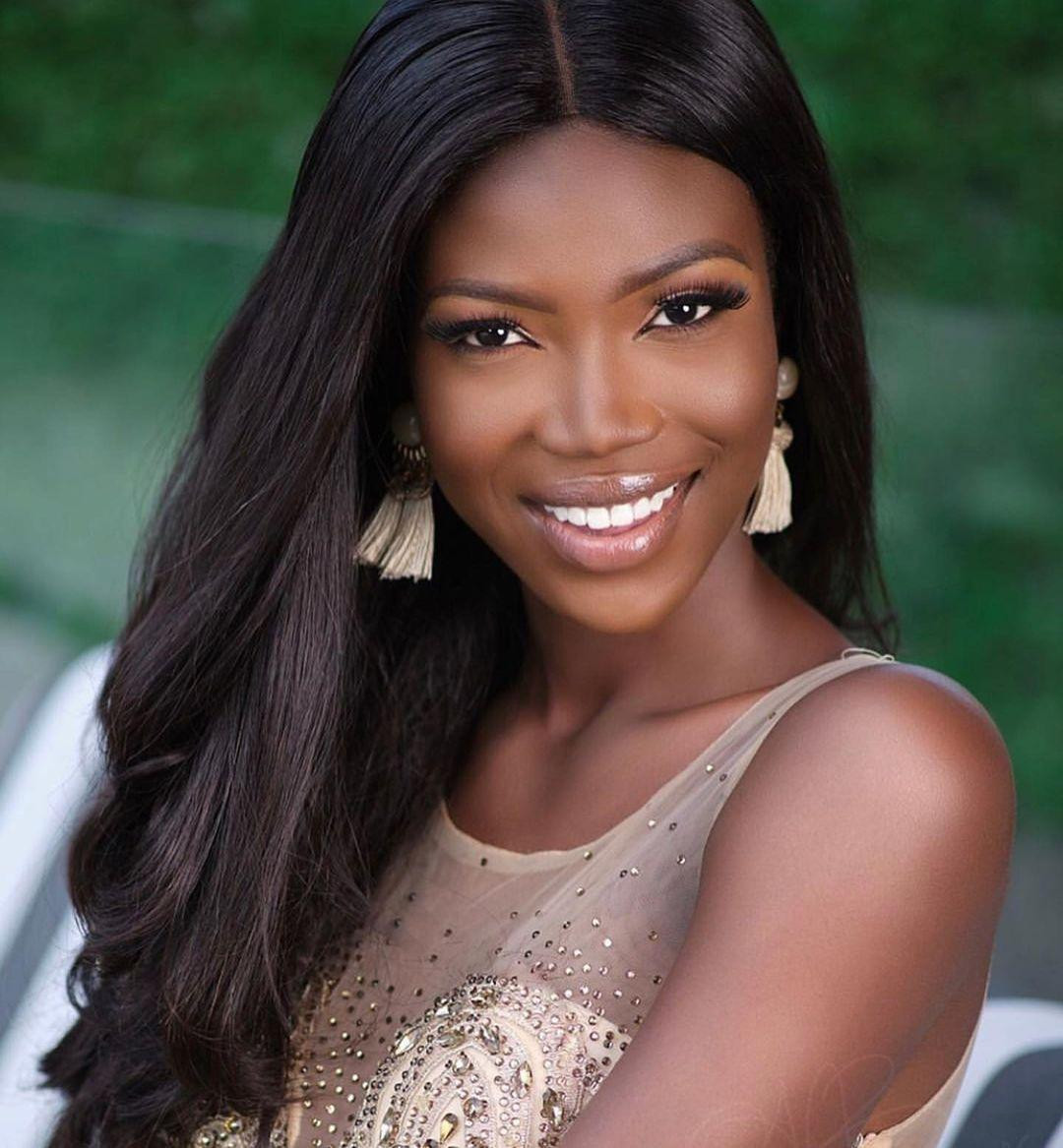 Naa Morkor Commondore cũng được đánh giá là một người đẹp có kinh nghiệm thi thố sắc đẹp ấn tượng.