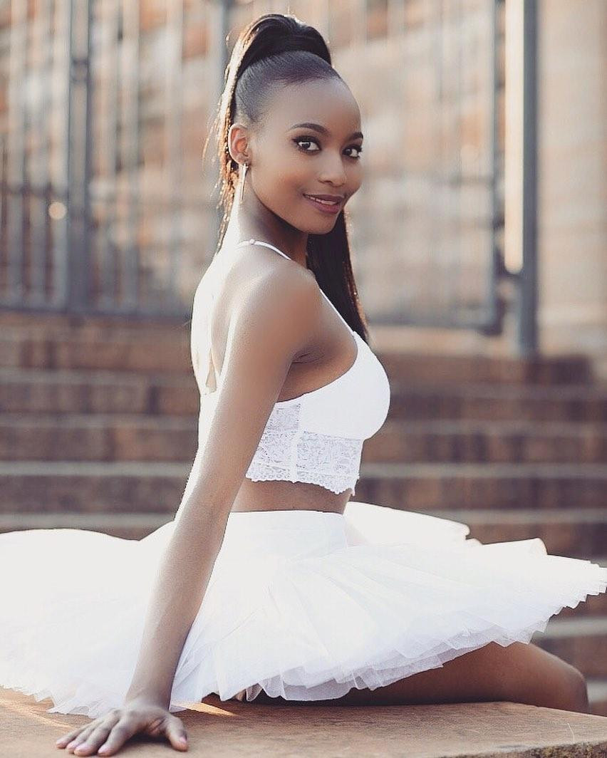 Trong đêm chung kết Hoa hậu Nam Phi 2021 vừa qua, câu trả lời ứng xử của Lalela Mswane cũng được đánh giá là xuất sắc nhất trong top 5 và chiến thắng của cô là hoàn toàn xứng đáng.