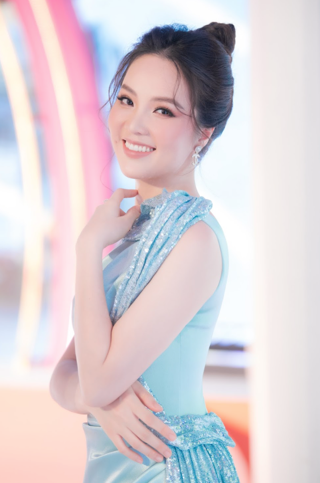 Thuỵ Vân được xem là một trong những biên tập viên xinh đẹp và nổi tiếng nhất VTV.