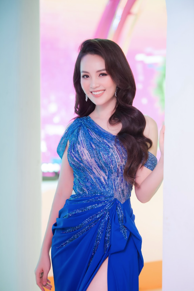 Á hậu Việt Nam 2008 khoe nhan sắc xinh đẹp, quyến rũ ở tuổi 35.