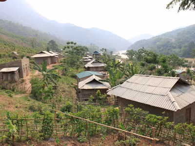 Nhiều ngôi nhà ở Piềng Làn bị bỏ hoang 