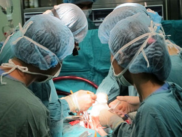 Ca mổ cho bệnh nhân đặc biệt V.Đ.L. Ảnh: Thúy Anh