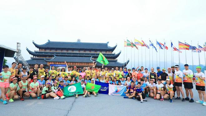 Các VĐV chụp ảnh lưu niệm tại giải đấu (ảnh Bá Hiệp) Các VĐV chụp ảnh lưu niệm tại giải đấu (ảnh Bá Hiệp)