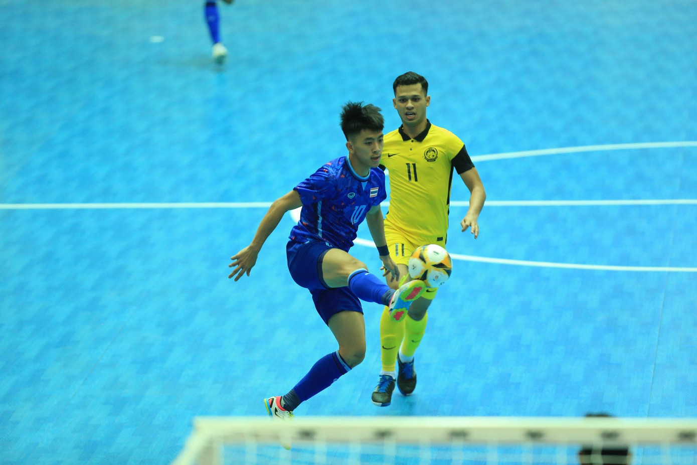 Đội tuyển futsal Thái Lan khẳng định sức mạnh bằng chiến thắng đậm 6-2 trước Malaysia ngày ra quân. (ảnh Đức Cường) Đội tuyển futsal Thái Lan khẳng định sức mạnh bằng chiến thắng đậm 6-2 trước Malaysia ngày ra quân. (ảnh Đức Cường)
