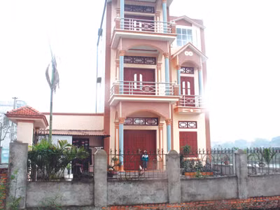 Những ngôi nhà vắng bóng mẹ, cha