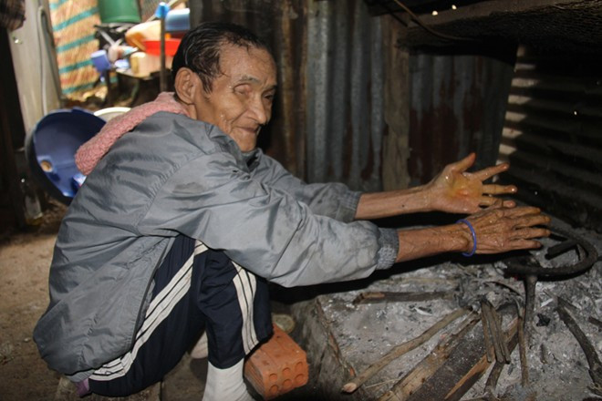 Ông Thanh vẫn không nói chuyện với ai.