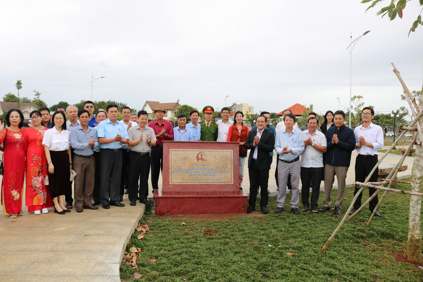 UBND thành phố Buôn Ma Thuột tổ chức gắn biển công trình Công viên Võ Văn Kiệt