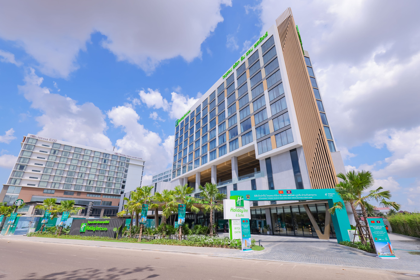 Khách sạn Holiday Inn &amp; Suites Vientiane khánh thành ngày 18/10/2024. Ảnh: BIM Land