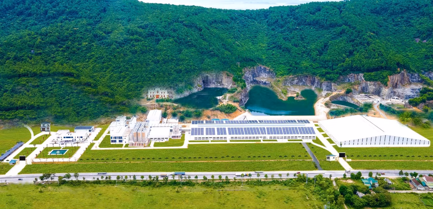 Toàn nhà máy Bia Sao Vàng - Savabeco nhìn từ trên cao