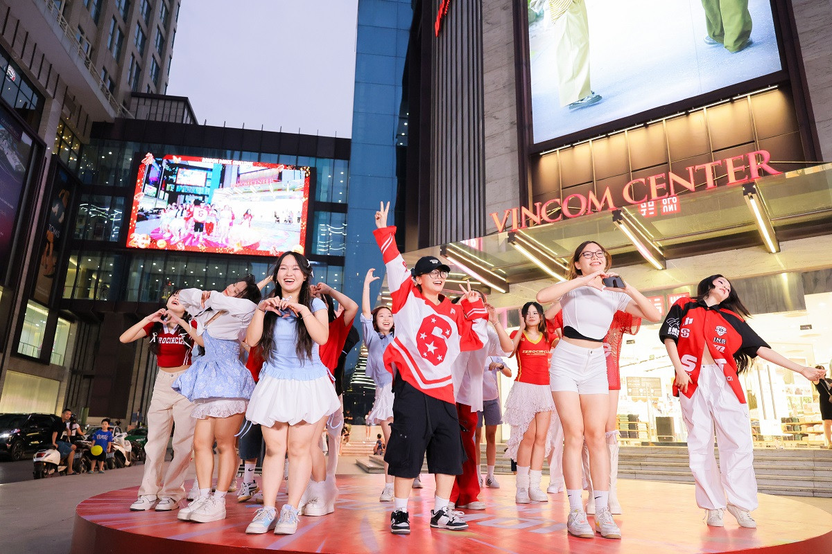 Loạt sự kiện bùng nổ sáng tạo trải nghiệm tại Vincom khởi động mùa lễ hội rực rỡ nhất trong năm Loạt sự kiện bùng nổ sáng tạo trải nghiệm tại Vincom khởi động mùa lễ hội rực rỡ nhất trong năm