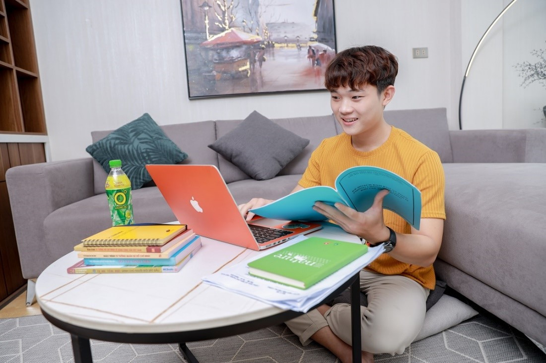 EGCG có trong nguyên liệu lá trà xanh Thái Nguyên giúp Trà Xanh Không Độ được nhiều sinh viên yêu thích và sử dụng mỗi ngày để xua tan căng thẳng, giảm stress trước những áp lực học tập, cuộc sống.