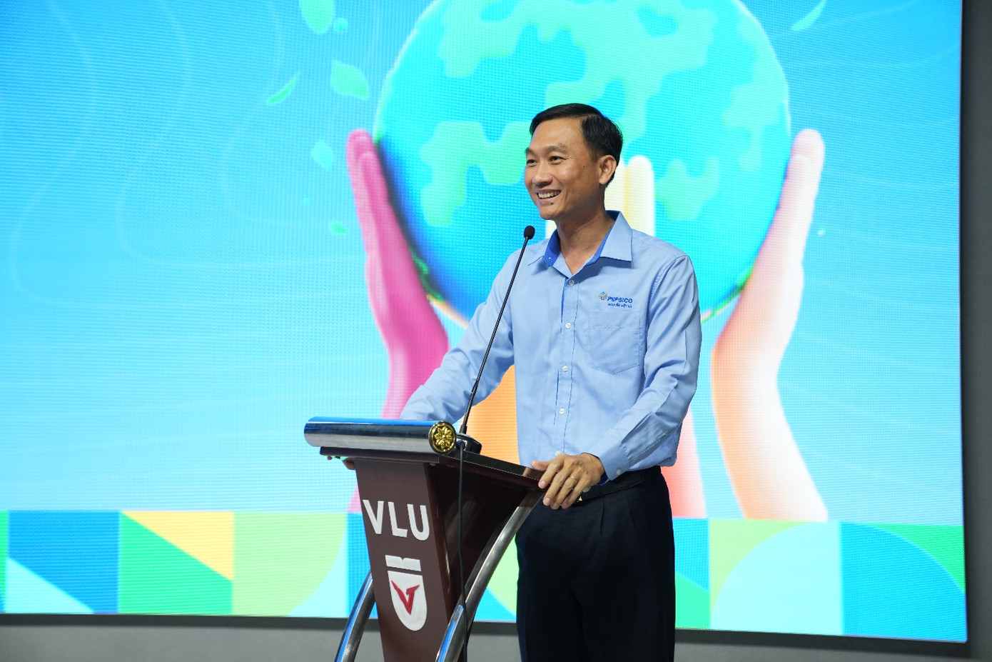 Ông Nguyễn Việt Hà – Tổng Giám đốc PepsiCo Foods Việt Nam phát biểu tại buổi lễ Ông Nguyễn Việt Hà – Tổng Giám đốc PepsiCo Foods Việt Nam phát biểu tại buổi lễ