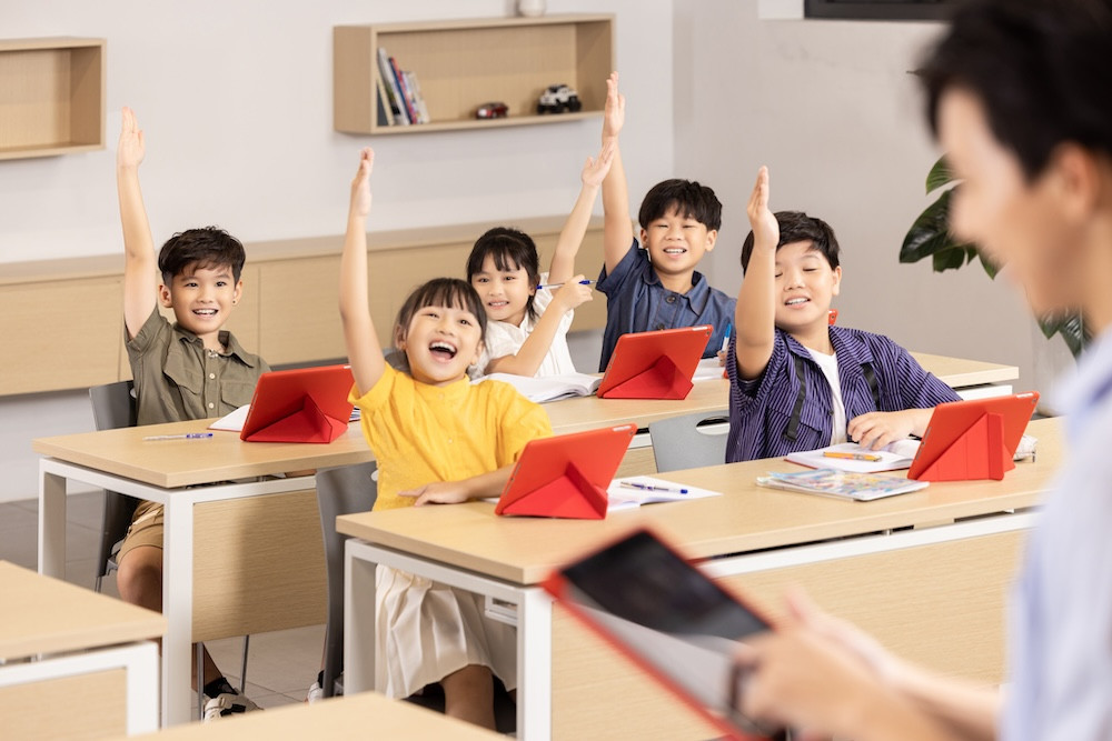 Với tốc độ đường truyền nhanh, ổn định, Internet đã đồng hành cùng hàng triệu học sinh, giáo viên ở Việt Nam trong hơn 1 thập kỷ qua