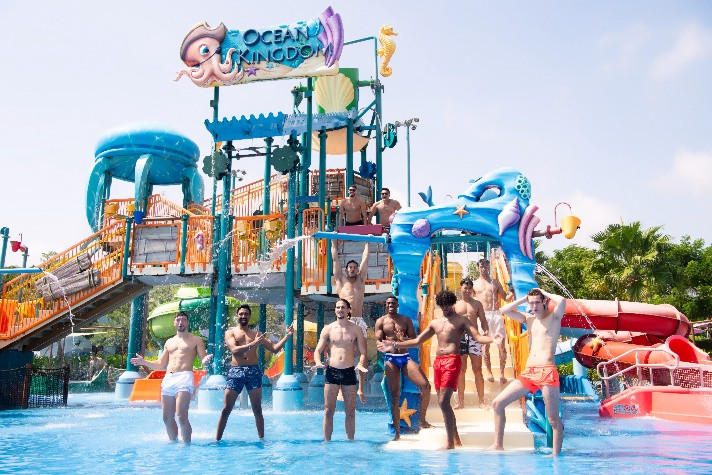 Các chàng trai té nước cực sung, đánh bay nắng nóng tại Wonderland Water Park Các chàng trai té nước cực sung, đánh bay nắng nóng tại Wonderland Water Park
