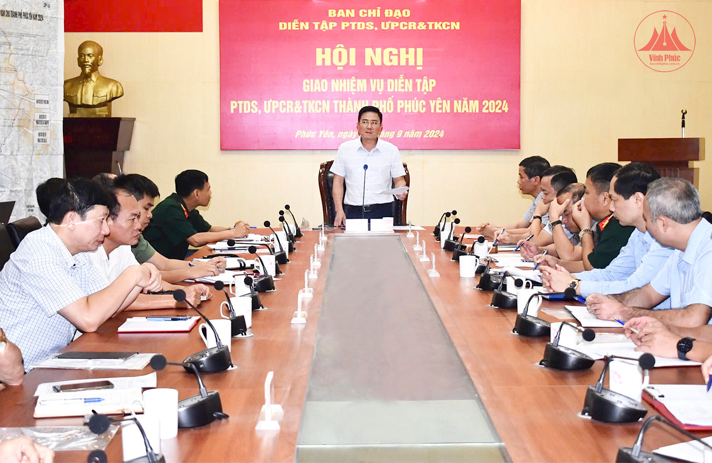 Phó Chủ tịch Thường trực UBND tỉnh Vũ Việt Văn phát biểu tại hội nghị. Ảnh: Báo Vĩnh Phúc Phó Chủ tịch Thường trực UBND tỉnh Vũ Việt Văn phát biểu tại hội nghị. Ảnh: Báo Vĩnh Phúc