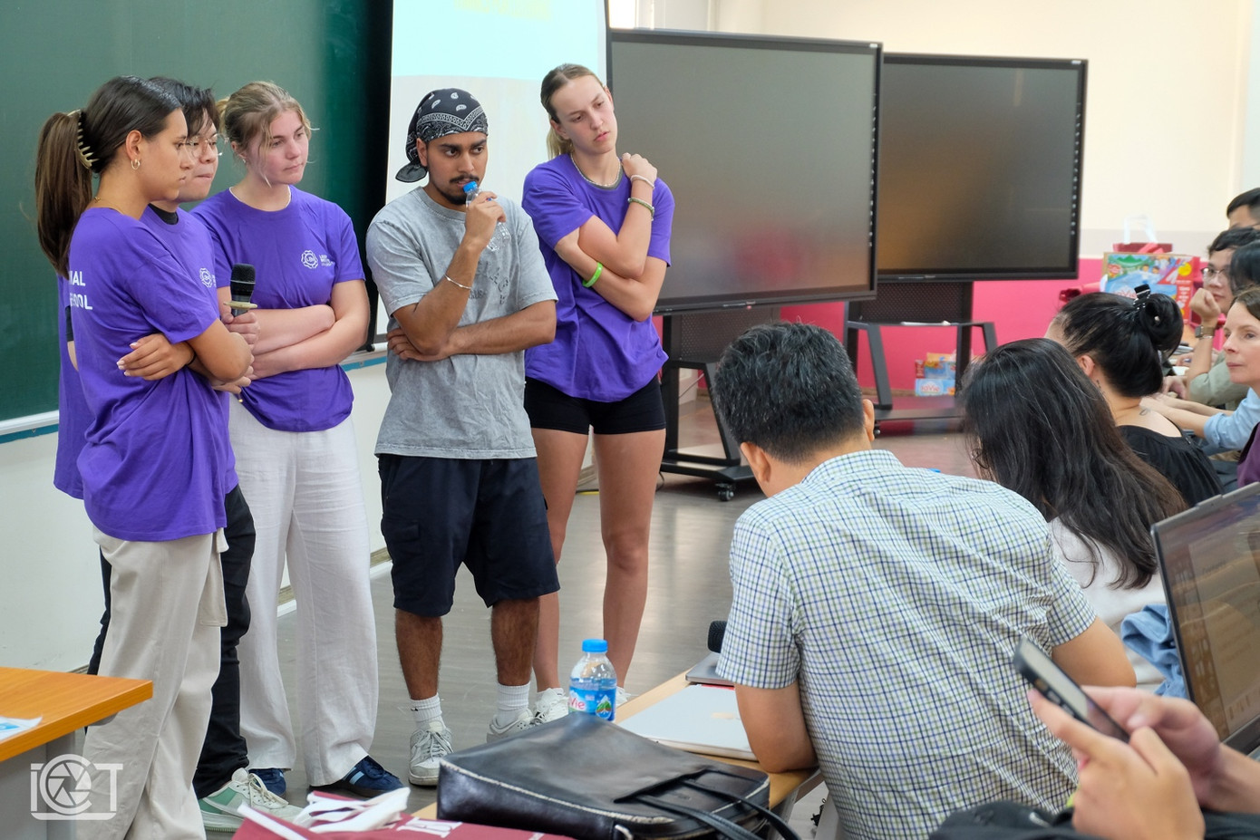 Một buổi học của sinh viên hai trường