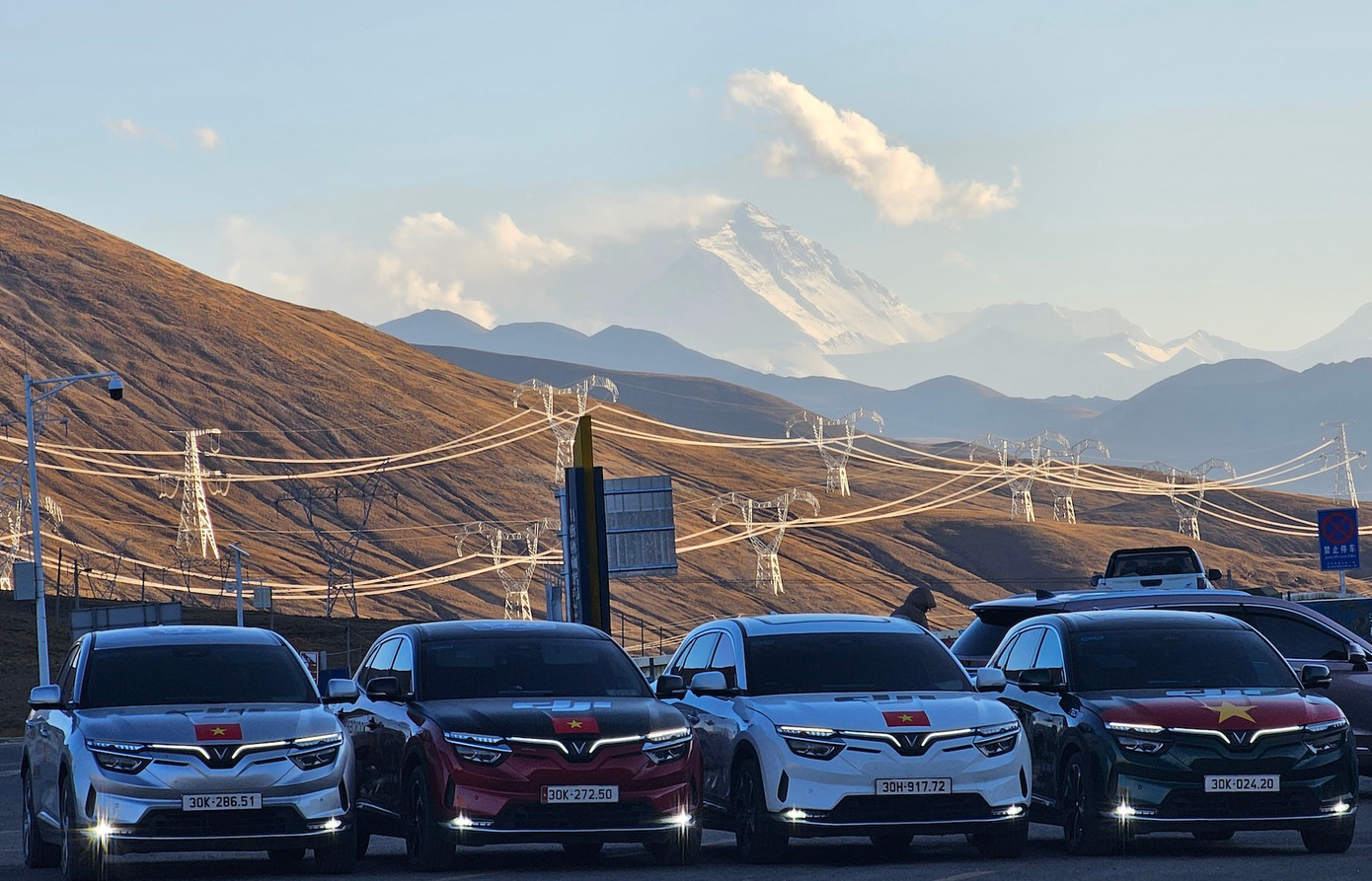 Sự xuất hiện của đoàn xe điện Việt khiến nhiều người bản địa thích thú. Nhiều người đã dành lời khen cho những chiếc xe điện của Việt Nam Sự xuất hiện của đoàn xe điện Việt khiến nhiều người bản địa thích thú. Nhiều người đã dành lời khen cho những chiếc xe điện của Việt Nam