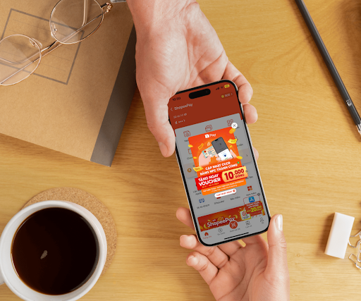 Nhằm chung tay bảo vệ người dùng, ví điện tử ShopeePay khuyến khích người dùng cập nhật CCCD bằng NFC để tận hưởng trải nghiệm thanh toán trực tuyến an toàn và liền mạch. Nhằm chung tay bảo vệ người dùng, ví điện tử ShopeePay khuyến khích người dùng cập nhật CCCD bằng NFC để tận hưởng trải nghiệm thanh toán trực tuyến an toàn và liền mạch.