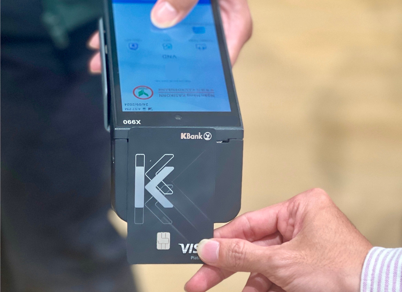 Thẻ tín dụng KBank Cashback Plus giúp khách hàng nâng tầm trải nghiệm tài chính từ các chi tiêu thường nhật. Thẻ tín dụng KBank Cashback Plus giúp khách hàng nâng tầm trải nghiệm tài chính từ các chi tiêu thường nhật.