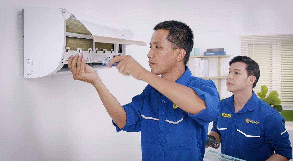 Đội ngũ kỹ thuật viên chuyên nghiệp của Thế Giới Di Động sẽ đảm bảo mọi thao tác vệ sinh và bảo dưỡng được thực hiện đúng cách, nhanh chóng, và tận tâm. Đội ngũ kỹ thuật viên chuyên nghiệp của Thế Giới Di Động sẽ đảm bảo mọi thao tác vệ sinh và bảo dưỡng được thực hiện đúng cách, nhanh chóng, và tận tâm.