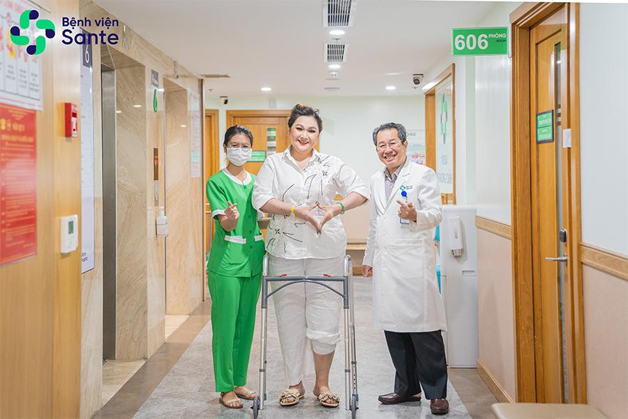 Cô Thu, 58 tuổi đã thực hiện thay khớp gối chân trái tại Bệnh viện Sante.