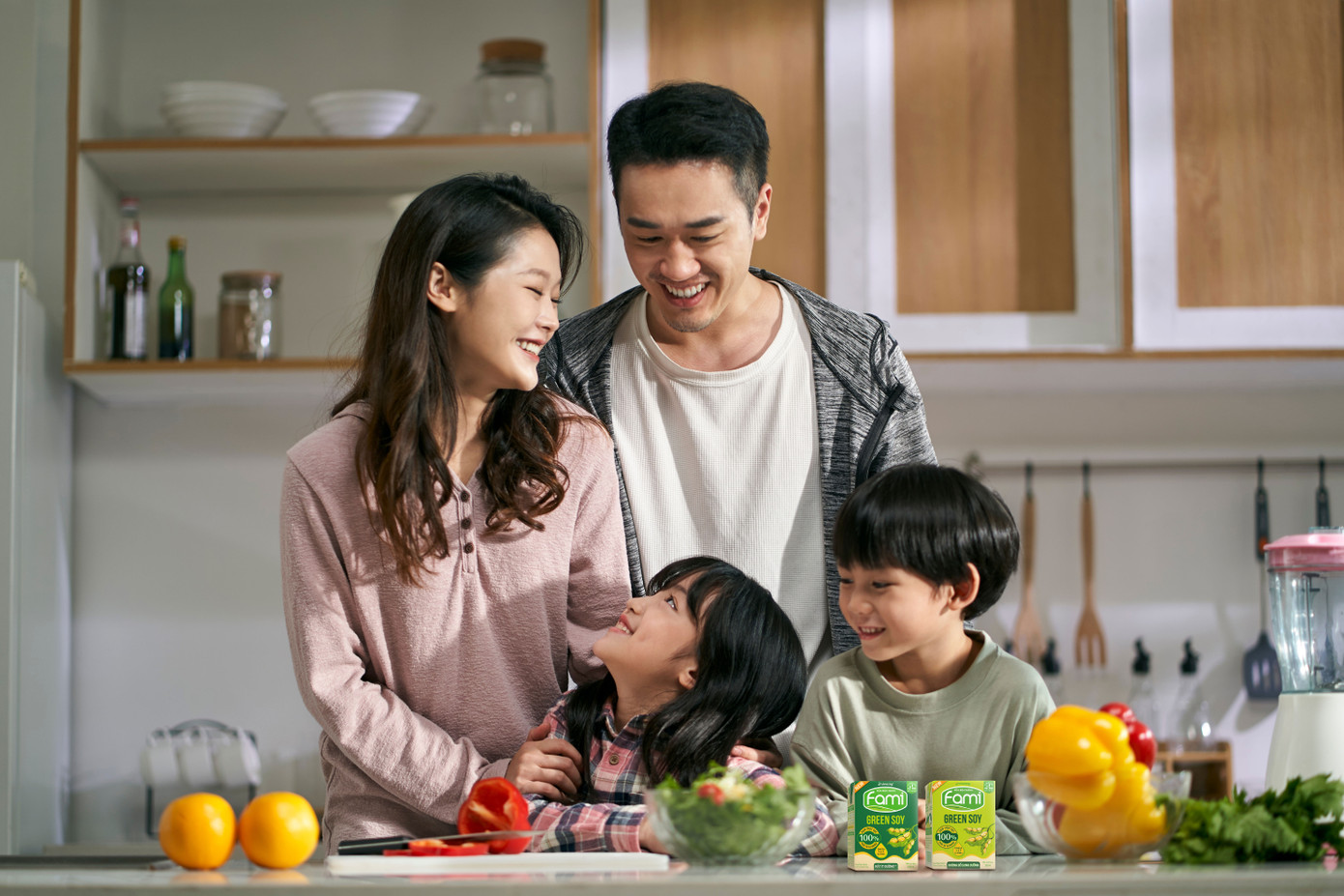 Vinasoy đã thành công chinh phục trái tim hàng triệu người tiêu dùng Việt khi lưu giữ được hương vị đậu nành truyền thống trong từng hộp sữa. Vinasoy đã thành công chinh phục trái tim hàng triệu người tiêu dùng Việt khi lưu giữ được hương vị đậu nành truyền thống trong từng hộp sữa.