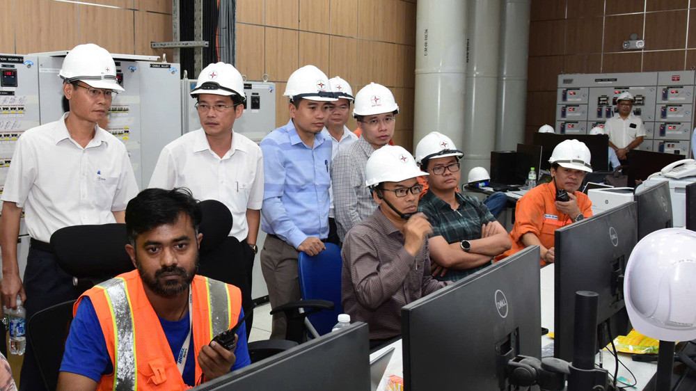 Lúc 4h38 ngày 26/11, tổ máy 1 (công suất 180MW) của công trình Nhà máy Thủy điện Ialy mở rộng đã hoà điện thành công vào lưới điện quốc gia Lúc 4h38 ngày 26/11, tổ máy 1 (công suất 180MW) của công trình Nhà máy Thủy điện Ialy mở rộng đã hoà điện thành công vào lưới điện quốc gia