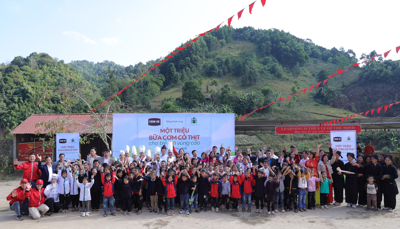 Ngày lễ kỷ niệm 20/11 thật đặc biệt tại Bản Pe Ngày lễ kỷ niệm 20/11 thật đặc biệt tại Bản Pe