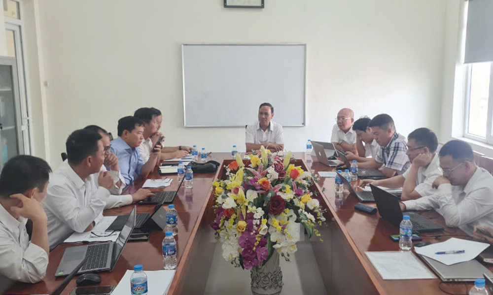 Ông Bùi Văn Kiên – Phó Tổng giám đốc EVNNPT, Chủ tịch hội đồng nghiệm thu cấp chủ đầu tư đã chủ trì cuộc họp Ông Bùi Văn Kiên – Phó Tổng giám đốc EVNNPT, Chủ tịch hội đồng nghiệm thu cấp chủ đầu tư đã chủ trì cuộc họp