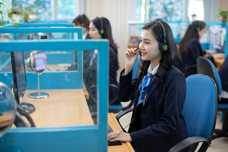 Khi nhận được cuộc gọi nghi ngờ mạo danh nhân viên ngành điện, khách hàng sử dụng điện hãy gọi đến tổng đài của các trung tâm chăm sóc khách hàng trong EVN để được tư vấn, hỗ trợ.