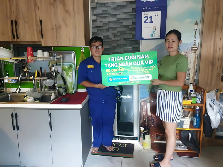 Các hoạt động vệ sinh, thay lõi lọc của chương trình đều được thực hiện bởi đội ngũ kỹ thuật viên Điện máy Xanh, làm hài lòng nhiều khách hàng bằng tay nghề lẫn dịch vụ Các hoạt động vệ sinh, thay lõi lọc của chương trình đều được thực hiện bởi đội ngũ kỹ thuật viên Điện máy Xanh, làm hài lòng nhiều khách hàng bằng tay nghề lẫn dịch vụ