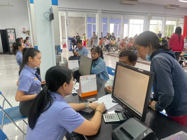 Lượng khách mua vé tại Ga Sài Gòn không đáng kể, giảm tải áp lực cho các quầy. (Nguồn ảnh: Báo Người lao động)