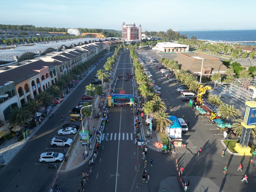 Giải chạy Phan Thiết Marathon 2024 vừa diễn ra tại thành phố biển vào cuối tuần qua Giải chạy Phan Thiết Marathon 2024 vừa diễn ra tại thành phố biển vào cuối tuần qua