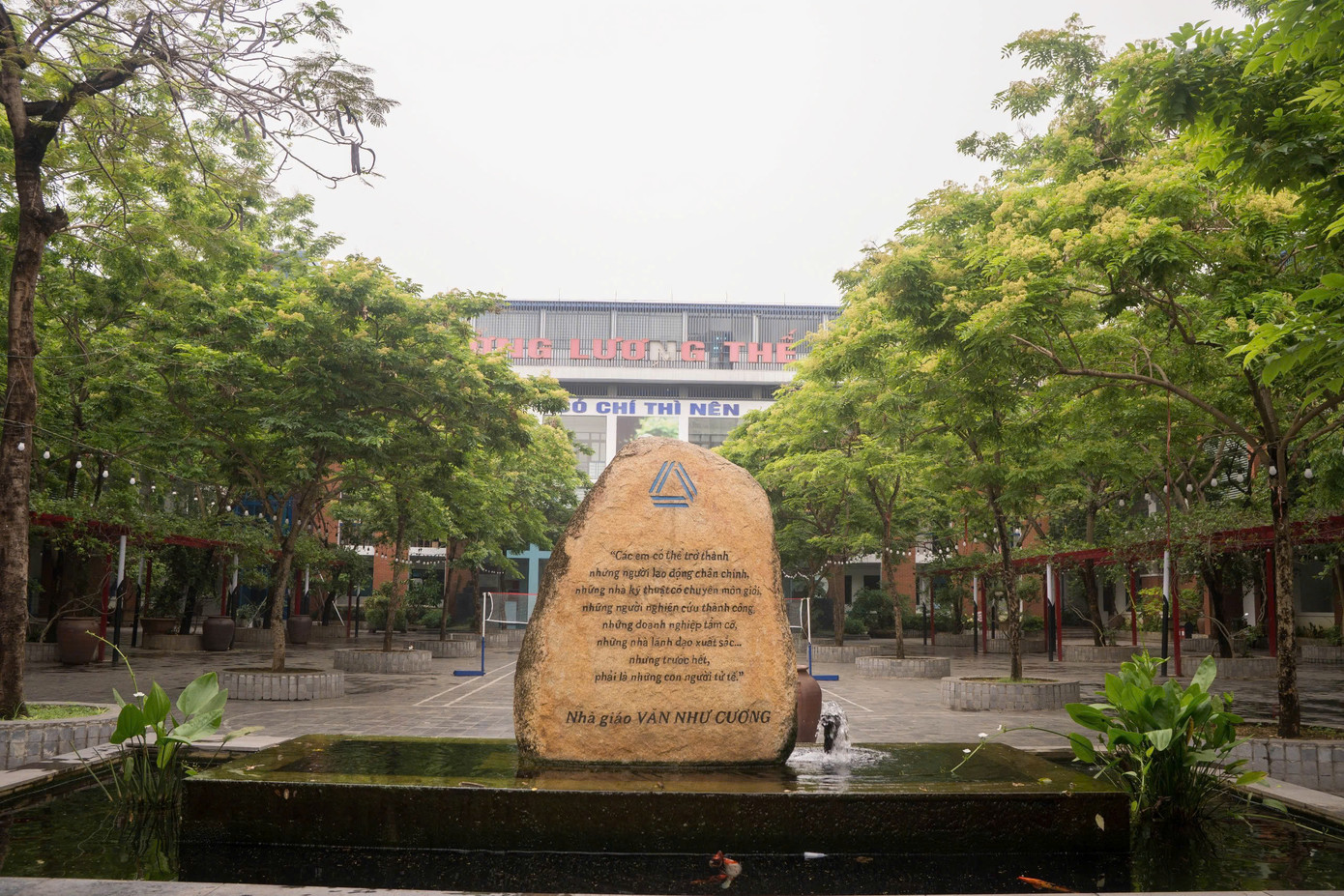 Triết lý giáo dục của thầy vẫn sống mãi với thời gian và các thế hệ học sinh