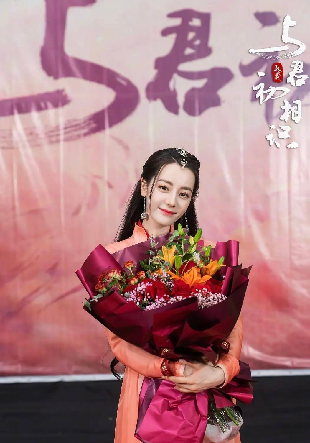 Nhiệt Ba được đạo diễn khen ngợi diễn xuất.