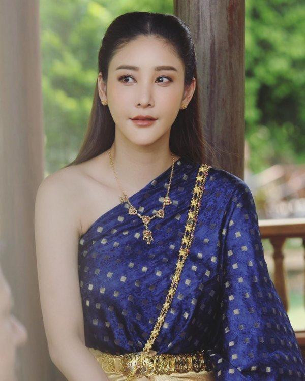 Nida "Tangmo" Patcharaveerapong qua đời ở tuổi 37 sau khi rơi xuống sông hôm 24/2.