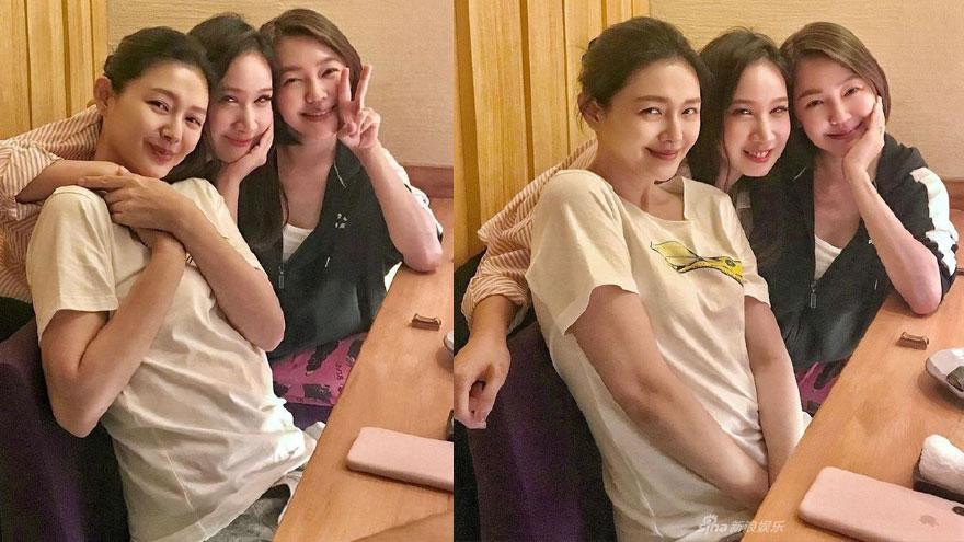 Từ Hy Viên lần đầu lộ diện sau khi đột ngột tái hôn. Từ Hy Viên lần đầu lộ diện sau khi đột ngột tái hôn.