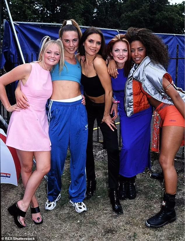 Victoria vẫn được chia lợi nhuận từ hoạt động của Spice Girls dù không tham gia.