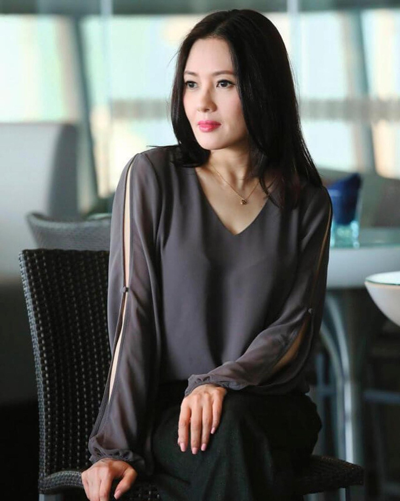 Lý Lệ Trân xinh đẹp, trẻ trung ở tuổi U60.