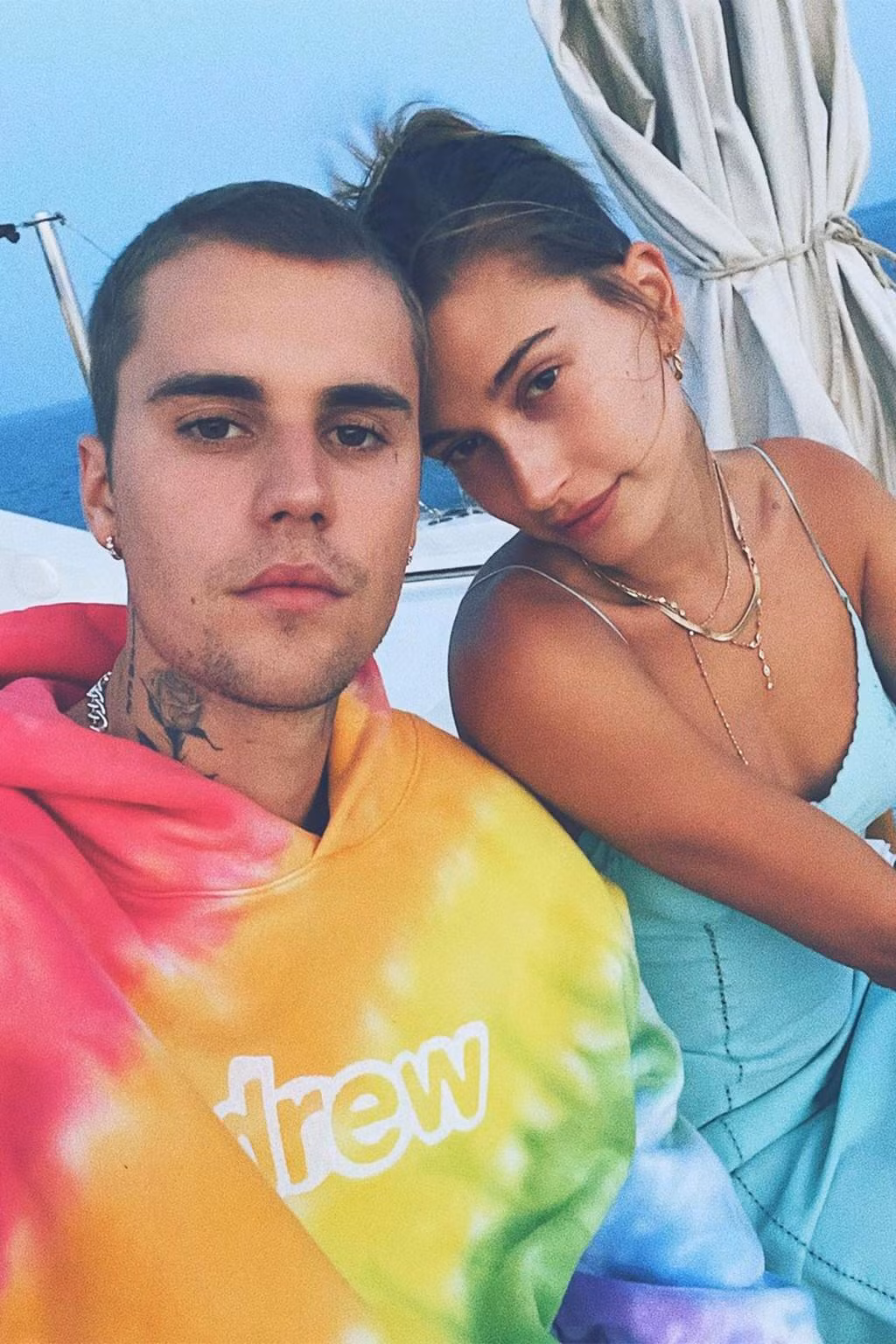 Justin rất hoảng loạn và ở bên không rời bà xã khi cô nhập viện.